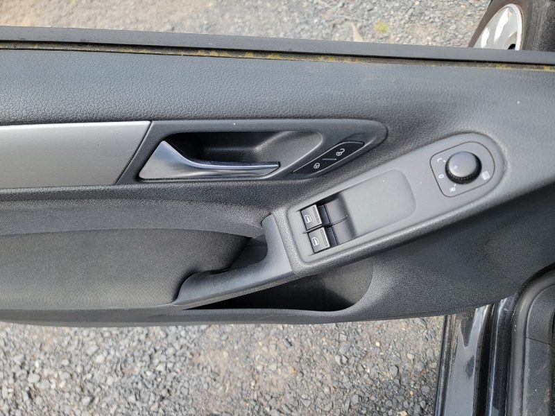 VOLKSWAGEN GOLF 1,9 TDI 105CH 2009