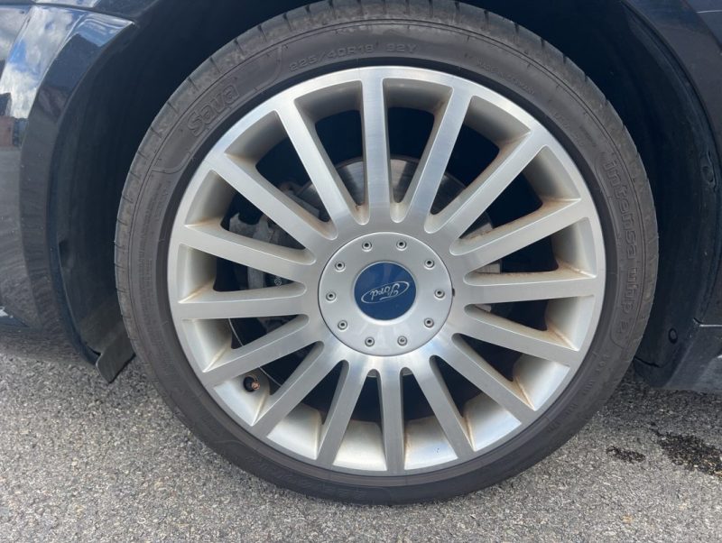 FORD MONDEO ST 220 3.0 L V6 226 ch