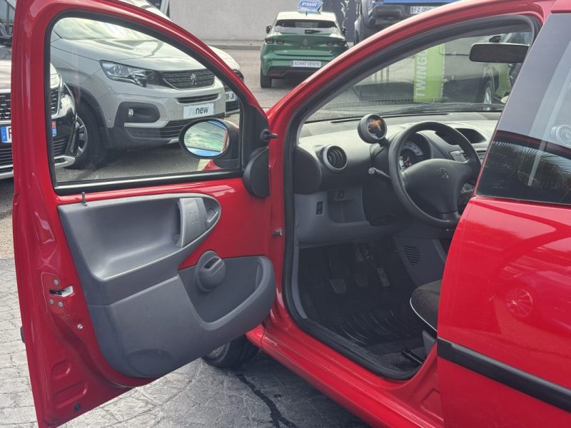 PEUGEOT 107 1.0E 12V URBAN 2009