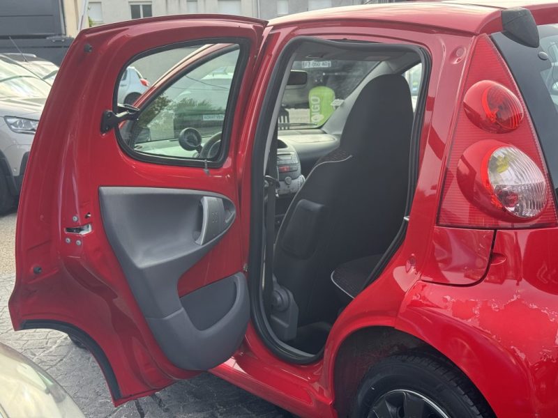PEUGEOT 107 1.0E 12V URBAN 2009