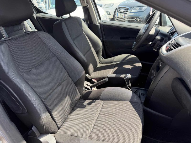 PEUGEOT 207 1.4 HDI 70CH TRENDY PHASE 2 GARANTIE