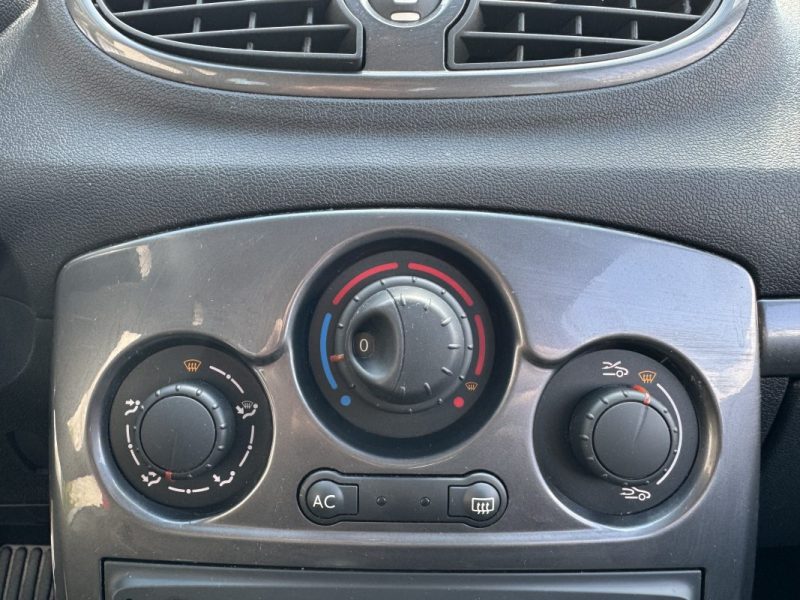 Renault Clio 3 restylée Collection 1.2i 16v 75cv Zen GARANTIE 12 MOIS 