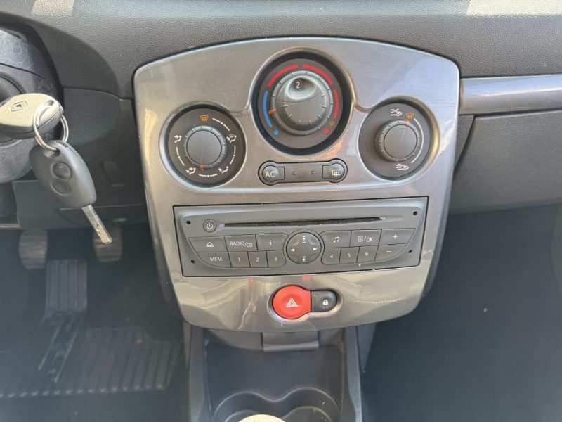Renault Clio 3 restylée Collection 1.2i 16v 75cv Zen GARANTIE 12 MOIS 