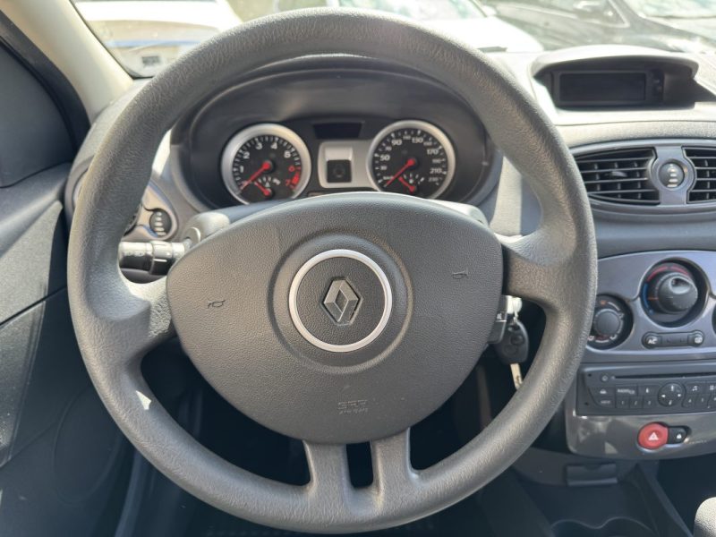 Renault Clio 3 restylée Collection 1.2i 16v 75cv Zen GARANTIE 12 MOIS 