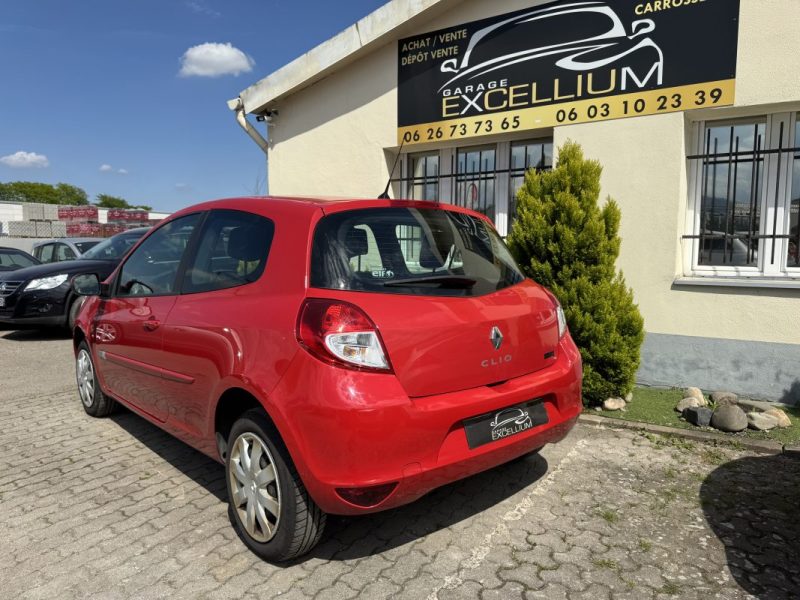 Renault Clio 3 restylée Collection 1.2i 16v 75cv Zen GARANTIE 12 MOIS 