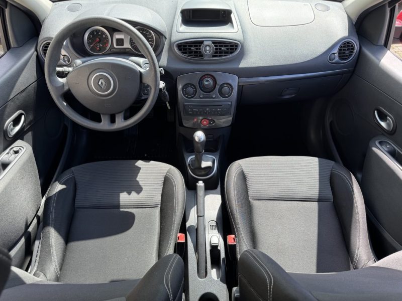 Renault Clio 3 restylée Collection 1.2i 16v 75cv Zen GARANTIE 12 MOIS 