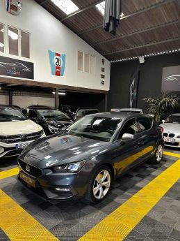 MAGNIFIQUE SEAT LEON FR HYBRIDE 204 CH (SUIVI D’ENTRETIEN, APPLE CARPLAY, SIEGES CHAUFFANTS)