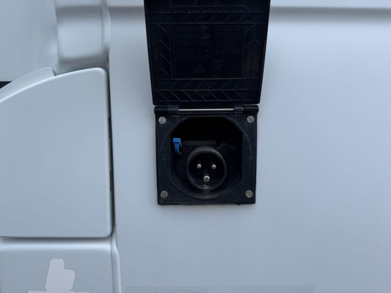 RENAULT MASTERIII FRIGO F3500 L2H2 DCI 125 CONFORT 2012