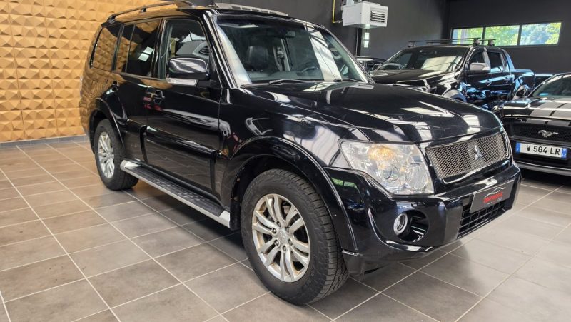 MITSUBISHI PAJERO 3.2 DI-D 200 INSTYLE AWD 7-PLACES*CUIR*CAMERA*TOIT O.*