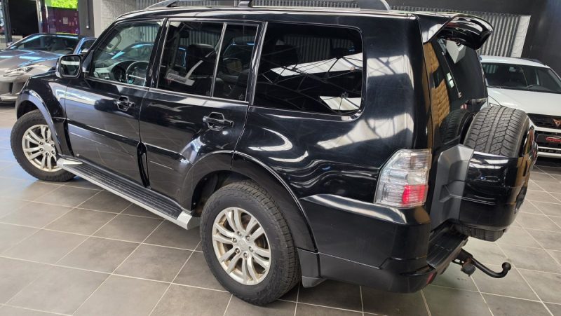 MITSUBISHI PAJERO 3.2 DI-D 200 INSTYLE AWD 7-PLACES*CUIR*CAMERA*TOIT O.*