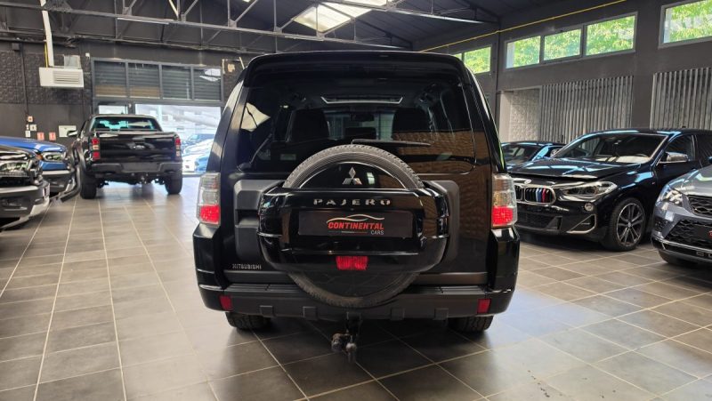 MITSUBISHI PAJERO 3.2 DI-D 200 INSTYLE AWD 7-PLACES*CUIR*CAMERA*TOIT O.*
