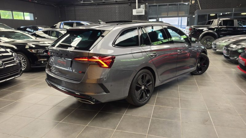 SKODA OCTAVIA COMBI 2023 2.0 TDI 200 RS*ACC*DCC*PANO*