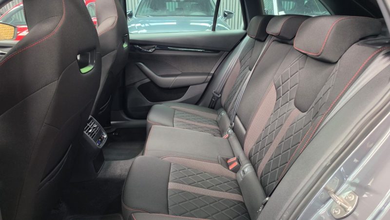 SKODA OCTAVIA COMBI 2023 2.0 TDI 200 RS*ACC*DCC*PANO*