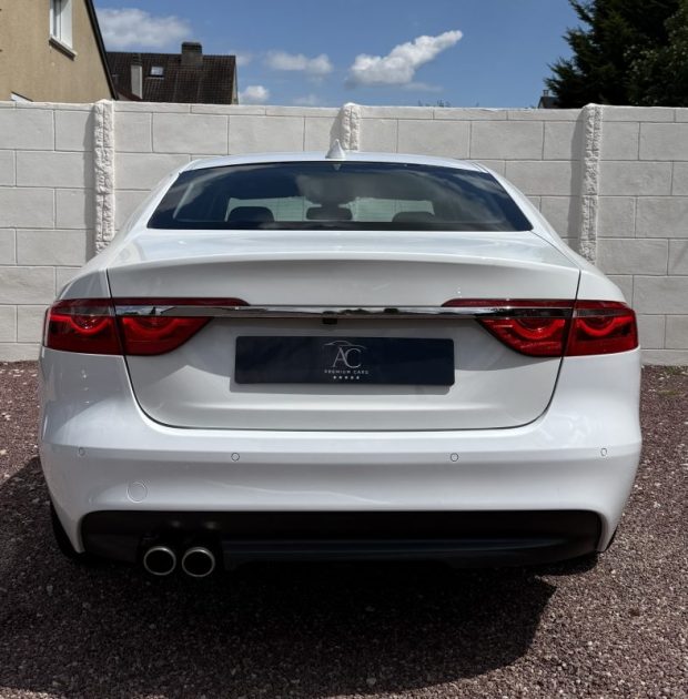 JAGUAR XF 2.0d PRESTIGE LIMITED AWD 180ch / SIÈGES ÉLECTRIQUES CHAUFFANT / CAMÉRA DE RECUL 