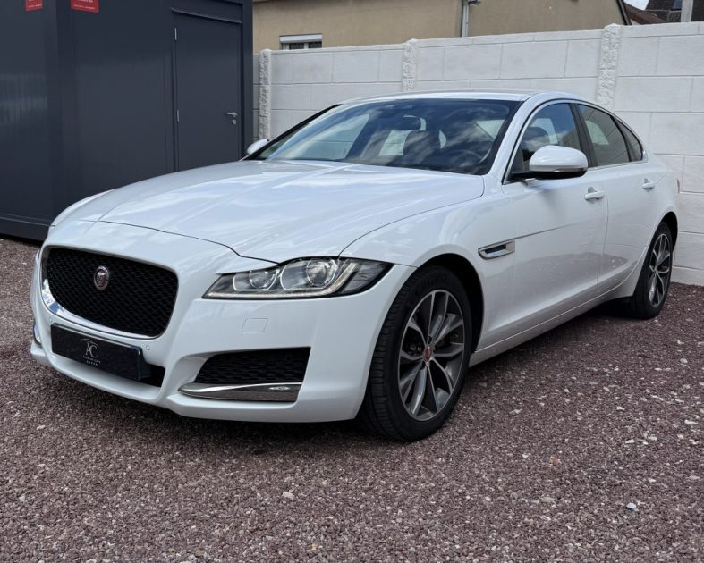 Jaguar XF 2.0d Prestige Limited Awd 180ch (Sièges Chauffants électrique | Caméra de recul) 