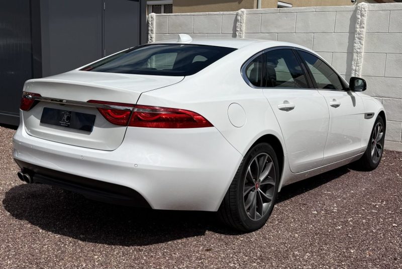Jaguar XF 2.0d Prestige Limited Awd 180ch (Sièges Chauffants électrique | Caméra de recul) 