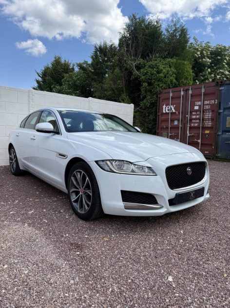 Jaguar XF 2.0d Prestige Limited Awd 180ch (Sièges Chauffants électrique | Caméra de recul) 