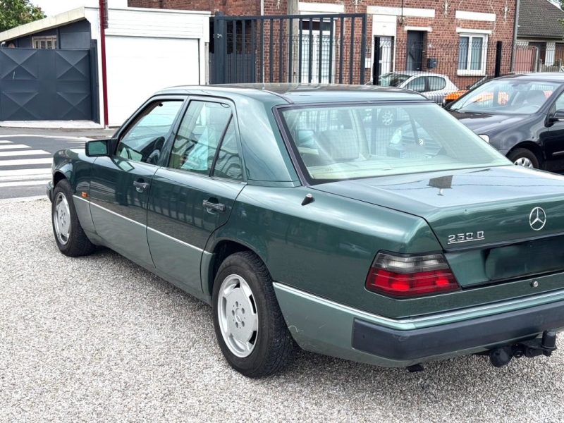 MERCEDES 250D 5 CYLINDRES 