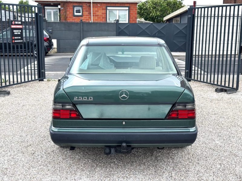 MERCEDES 250D 5 CYLINDRES 