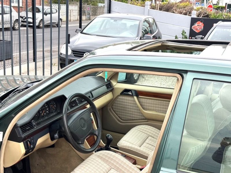 MERCEDES 250D 5 CYLINDRES 