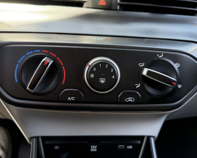 HYUNDAI I20 1.2 84CH INTUITIVE - CAMEMA DE RECUL - Apple CarPlay & Android Auto - Roue de secours