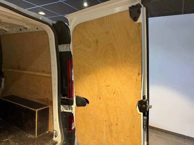 RENAULT TRAFIC L2H1 3T 2.0 BLUE DCI 150 CABINE APPROFONDIE CONFORT ATTELAGE / PRIX HT 