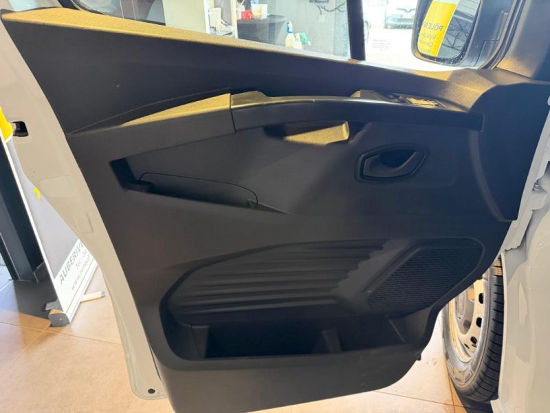 RENAULT TRAFIC L2H1 3T 2.0 BLUE DCI 150 CABINE APPROFONDIE CONFORT ATTELAGE / PRIX HT 