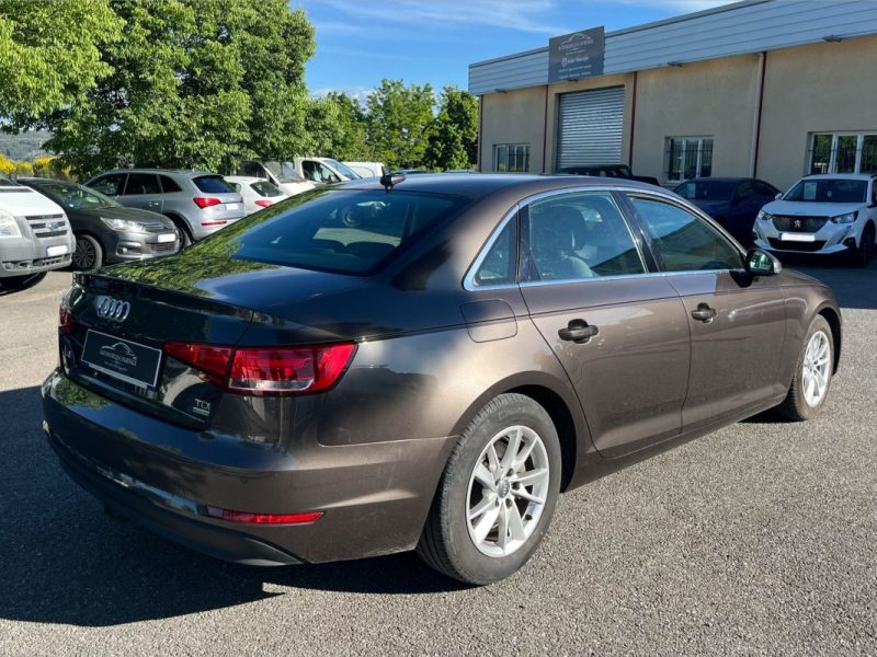 AUDI A4 V 2.0 TDI 150 ULTRA S 2016