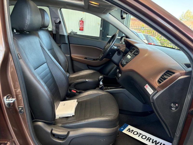 🚗 HYUNDAI i20 1.4 101ch ⚙️INTUITIVE PLUS ☀️Toit ouvrant 🪑Sièges cuir chauffants♨️📷Caméra🧭GPS