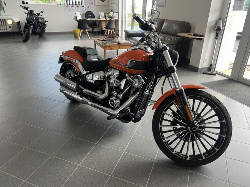 HARLEY DAVIDSON FXBR  2024