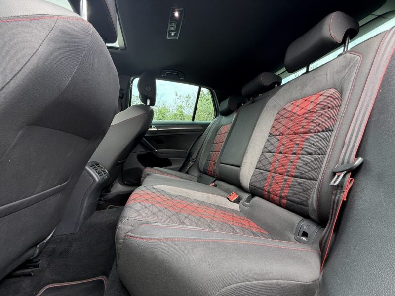 VOLKSWAGEN GOLF 7.5 GTI TCR 