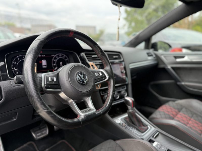 VOLKSWAGEN GOLF 7.5 GTI TCR 