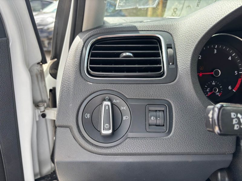 VOLKSWAGEN POLO 1.4 TDI 90CH BLUEMOTION TECHNOLOGY CONFORTLINE BUSINESS 5P 2015