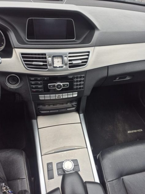 MERCEDES-BENZ Classe E Berline 220 CDi 2.1 CDI 16V BlueEFFICIENCY 9G-TRONIC 170 cv Boîte auto