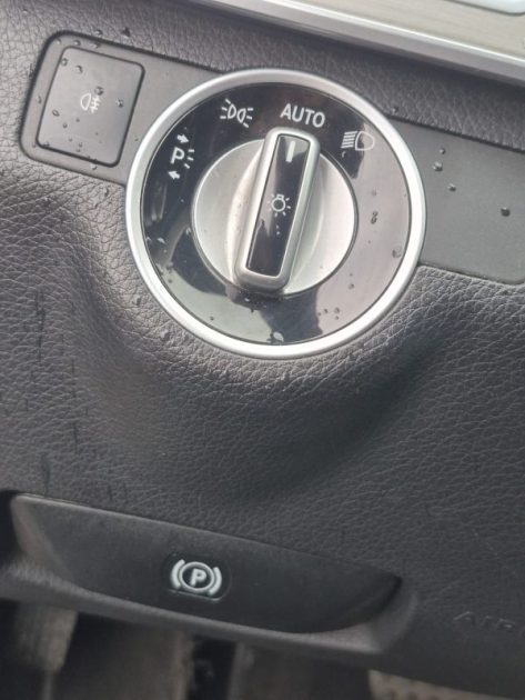 MERCEDES-BENZ Classe E Berline 220 CDi 2.1 CDI 16V BlueEFFICIENCY 9G-TRONIC 170 cv Boîte auto