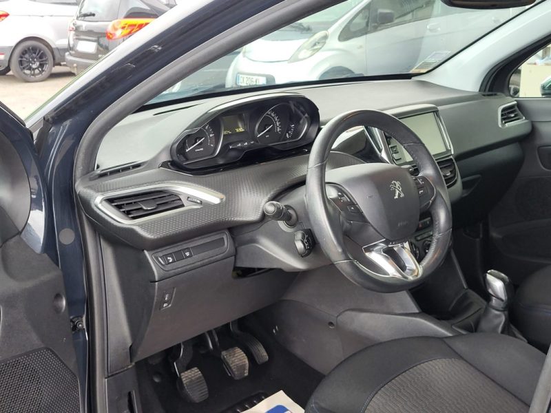 PEUGEOT 208 1.2 PURETECH 82CH E6.C SIGNATURE 5P 2019