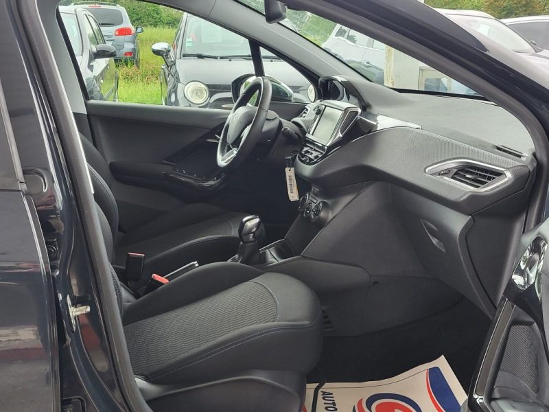 PEUGEOT 208 1.2 PURETECH 82CH E6.C SIGNATURE 5P 2019