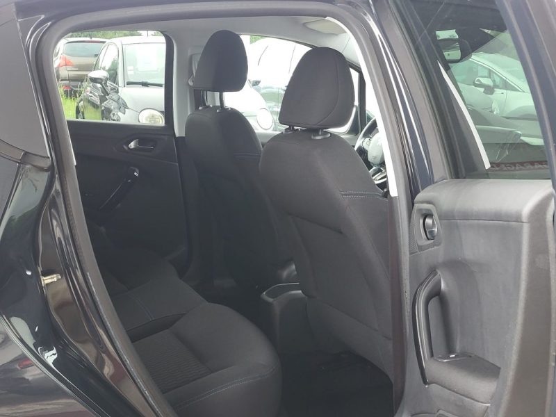 PEUGEOT 208 1.2 PURETECH 82CH E6.C SIGNATURE 5P 2019