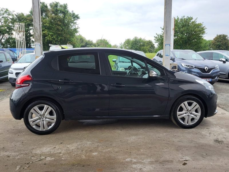 PEUGEOT 208 1.2 PURETECH 82CH E6.C SIGNATURE 5P 2019