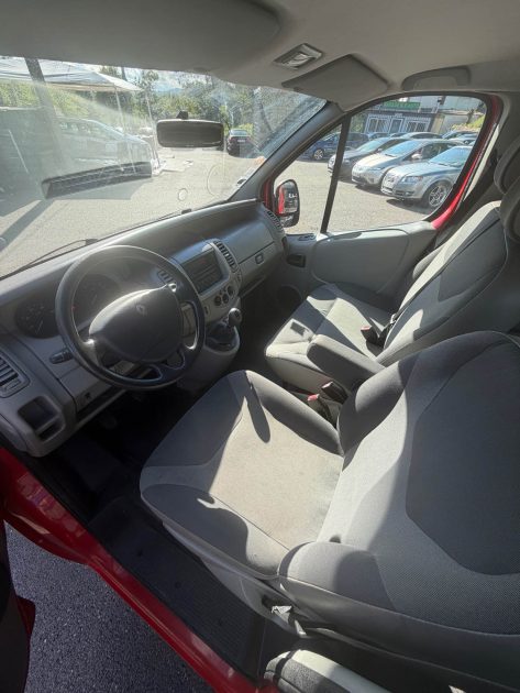 RENAULT TRAFIC PASSENGER L2H1 2.0DCI 115 EXPRESSION 2008