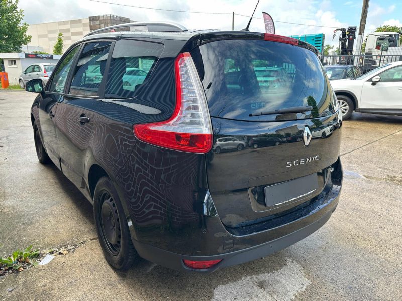 RENAULT SCENICIII 1.5 DCI 110CH AUTHENTIQUE 7 PLACES 2013