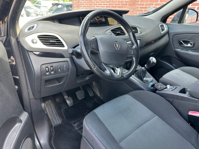 RENAULT SCENICIII 1.5 DCI 110CH AUTHENTIQUE 7 PLACES 2013