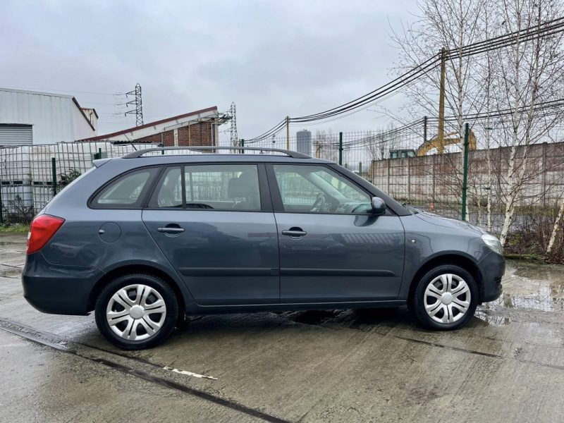 SKODA FABIA COMBI 1.6 TDI 105 CH AMBITION 2012