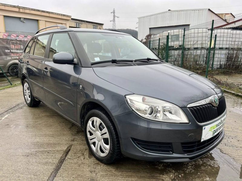 SKODA FABIA COMBI 1.6 TDI 105 CH AMBITION 2012