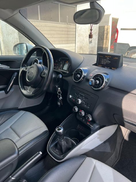 AUDI A1 SB 1.6 TDI 90 ATTRACTION 2012