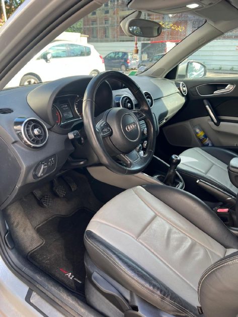 AUDI A1 SB 1.6 TDI 90 ATTRACTION 2012