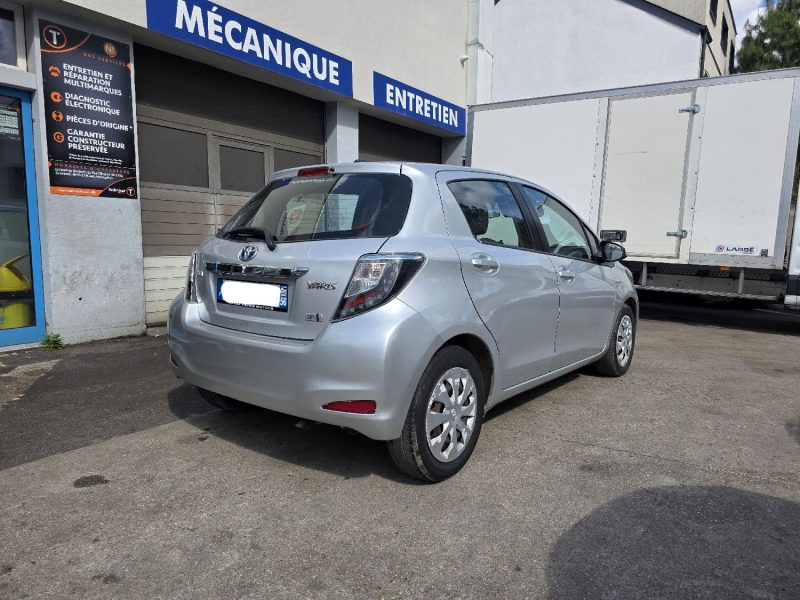 Toyota Yaris III 1.5 Hybride 2 PLACES Boite Automatique