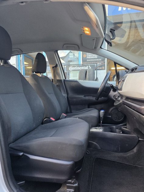 Toyota Yaris III 1.5 Hybride 2 PLACES Boite Automatique