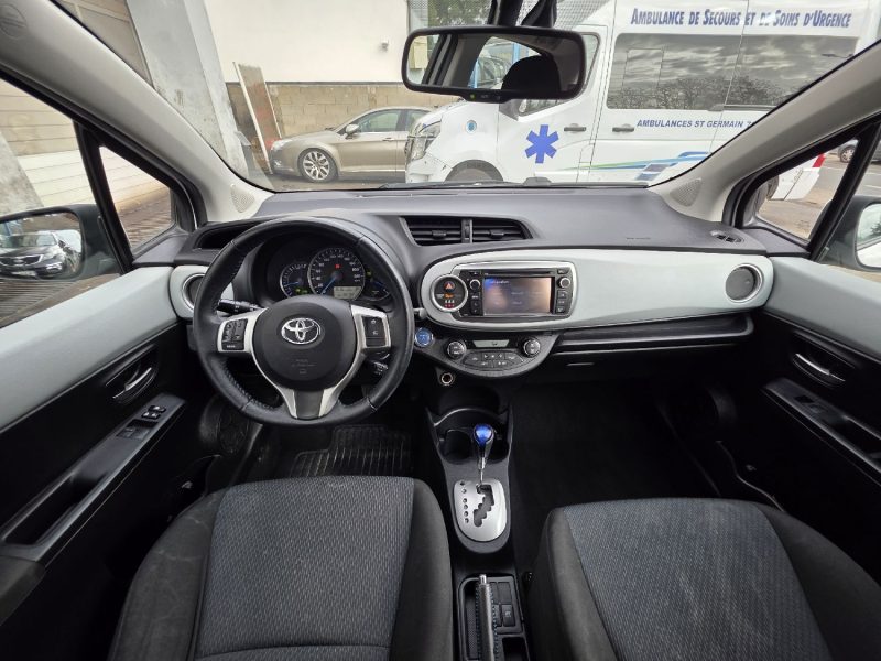 Toyota Yaris III 1.5 Hybride 2 PLACES Boite Automatique