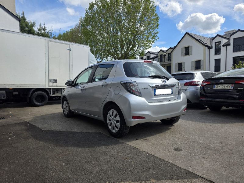 Toyota Yaris III 1.5 Hybride 2 PLACES Boite Automatique